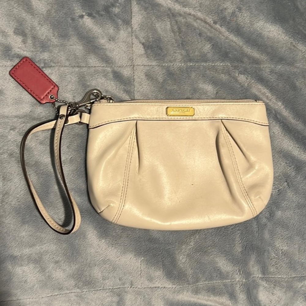 COACH white with pink interior leather‎ wristlet clutch
